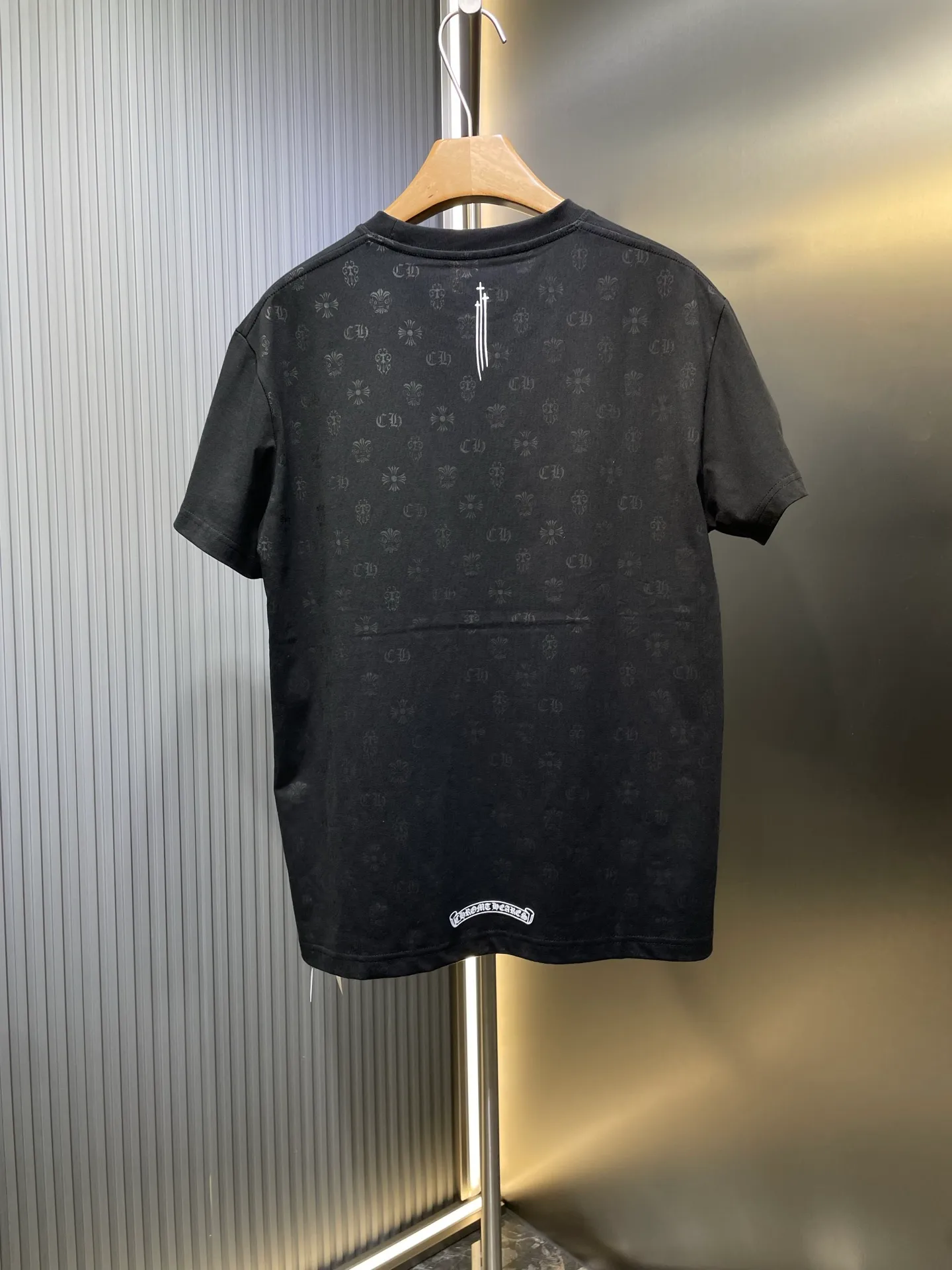 🅿️280 Chrome Hearts 🌟【Top Original】20th Anniversary Vegas Limited Short Sleeves Process description: The fabric is made of 26-woven 200g cotton, ready-to-wear washing process, the printing uses ink printing process + photo glue process, the overall routing is straight and delicate, the fabric is comfortable and soft, the color is consistent and no color difference. It can be matched with the same style to create a fashionable look, control various occasions, customized accessories, complete three standards, the same style for men and women! ⚠️Color: black and white ⚠️Size: SML